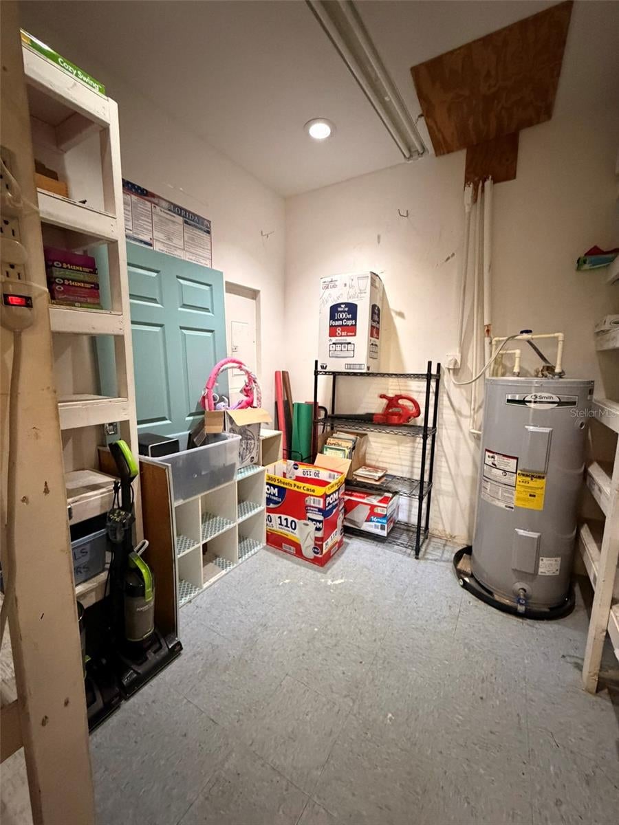 ACREAGE & UNREC - Commercial Sale