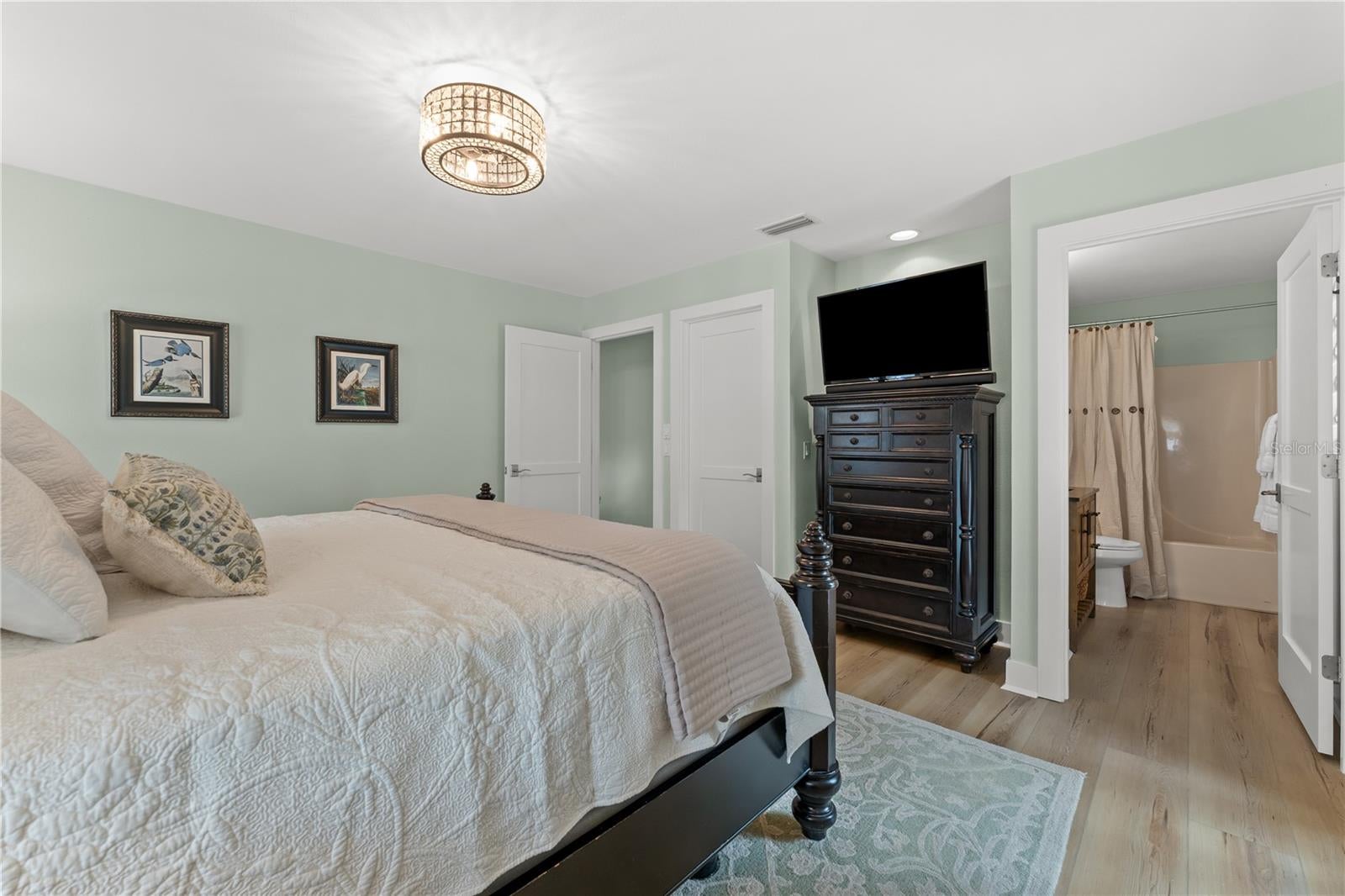 PELICAN SHORES - Residential