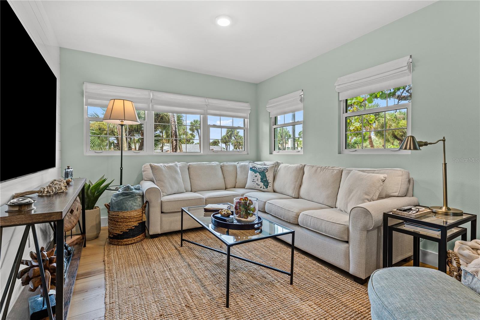 PELICAN SHORES - Residential