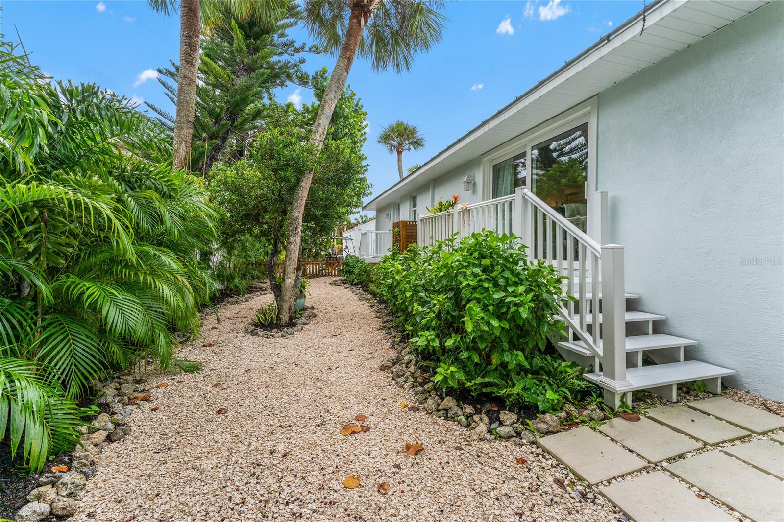PELICAN SHORES - Residential