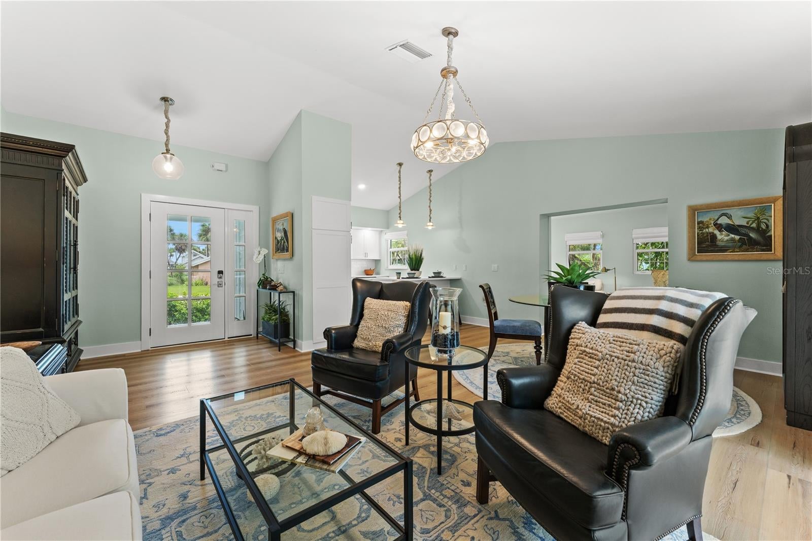 PELICAN SHORES - Residential