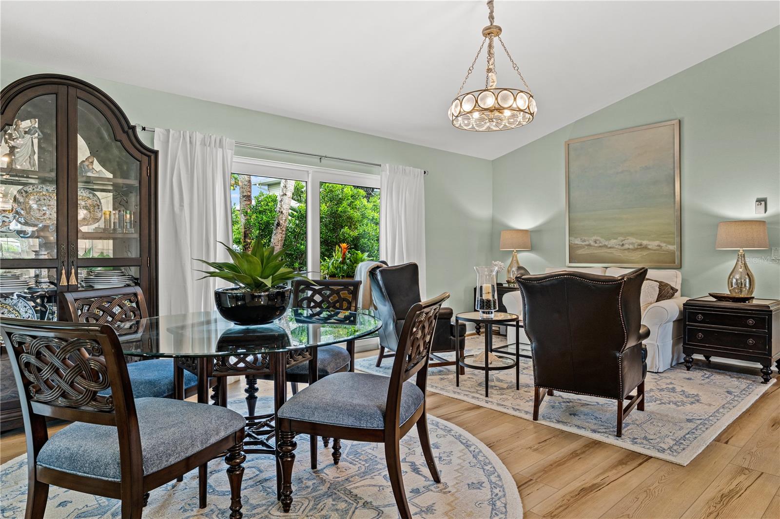 PELICAN SHORES - Residential
