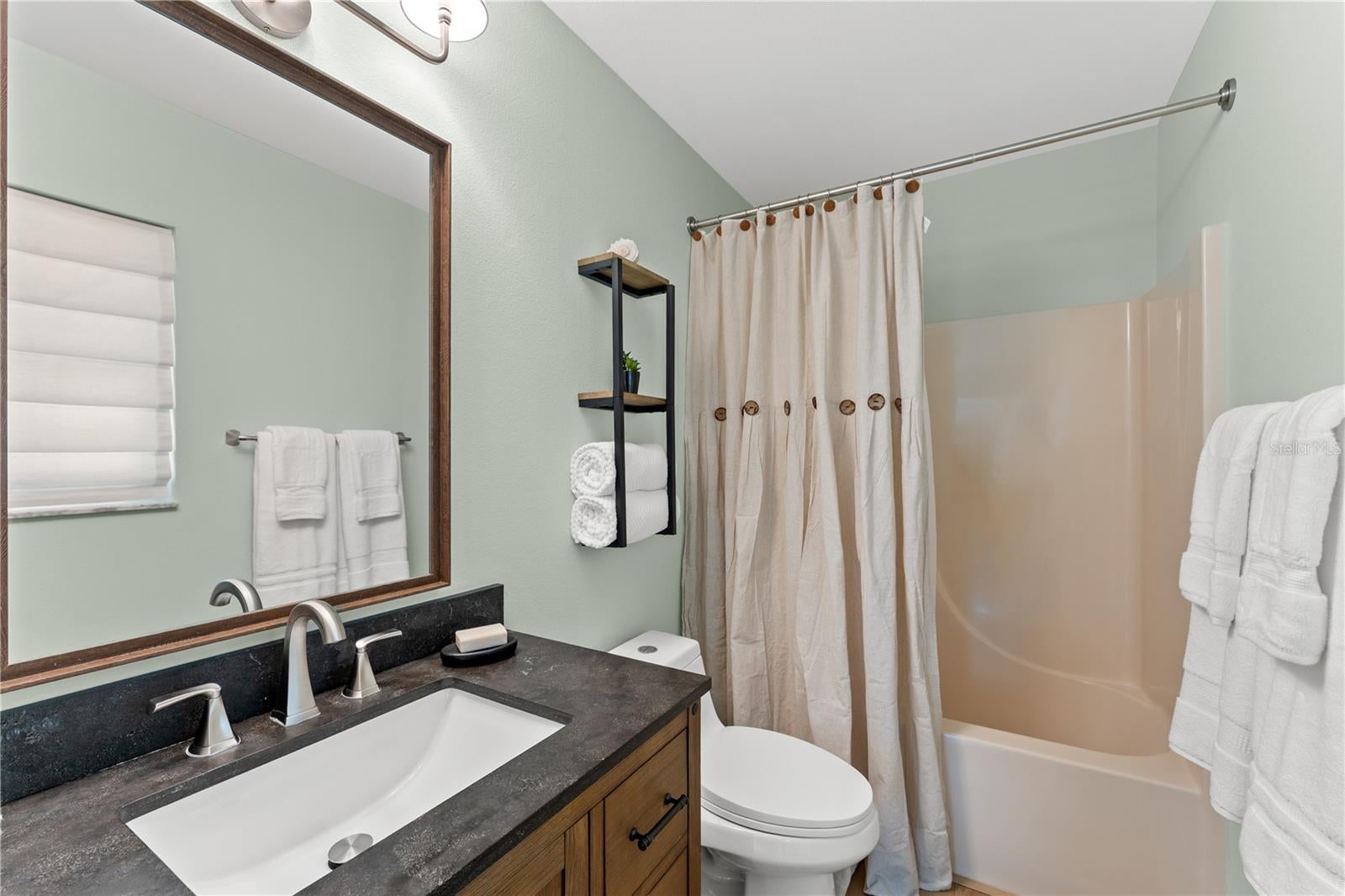 PELICAN SHORES - Residential