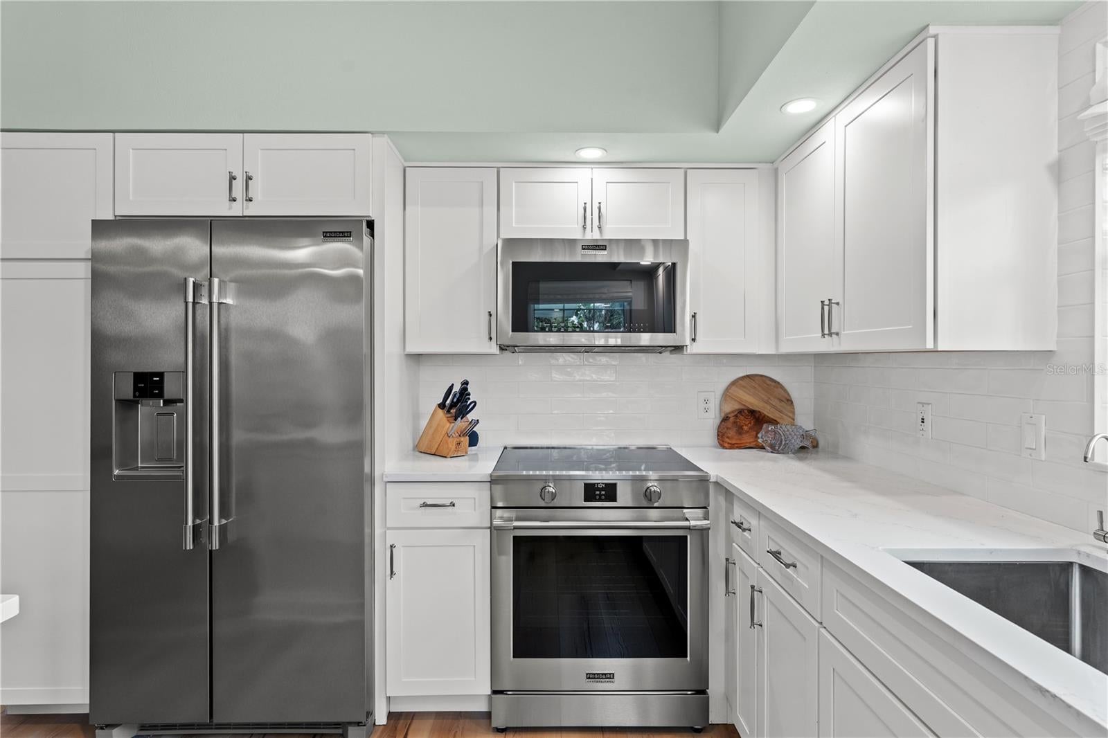 PELICAN SHORES - Residential