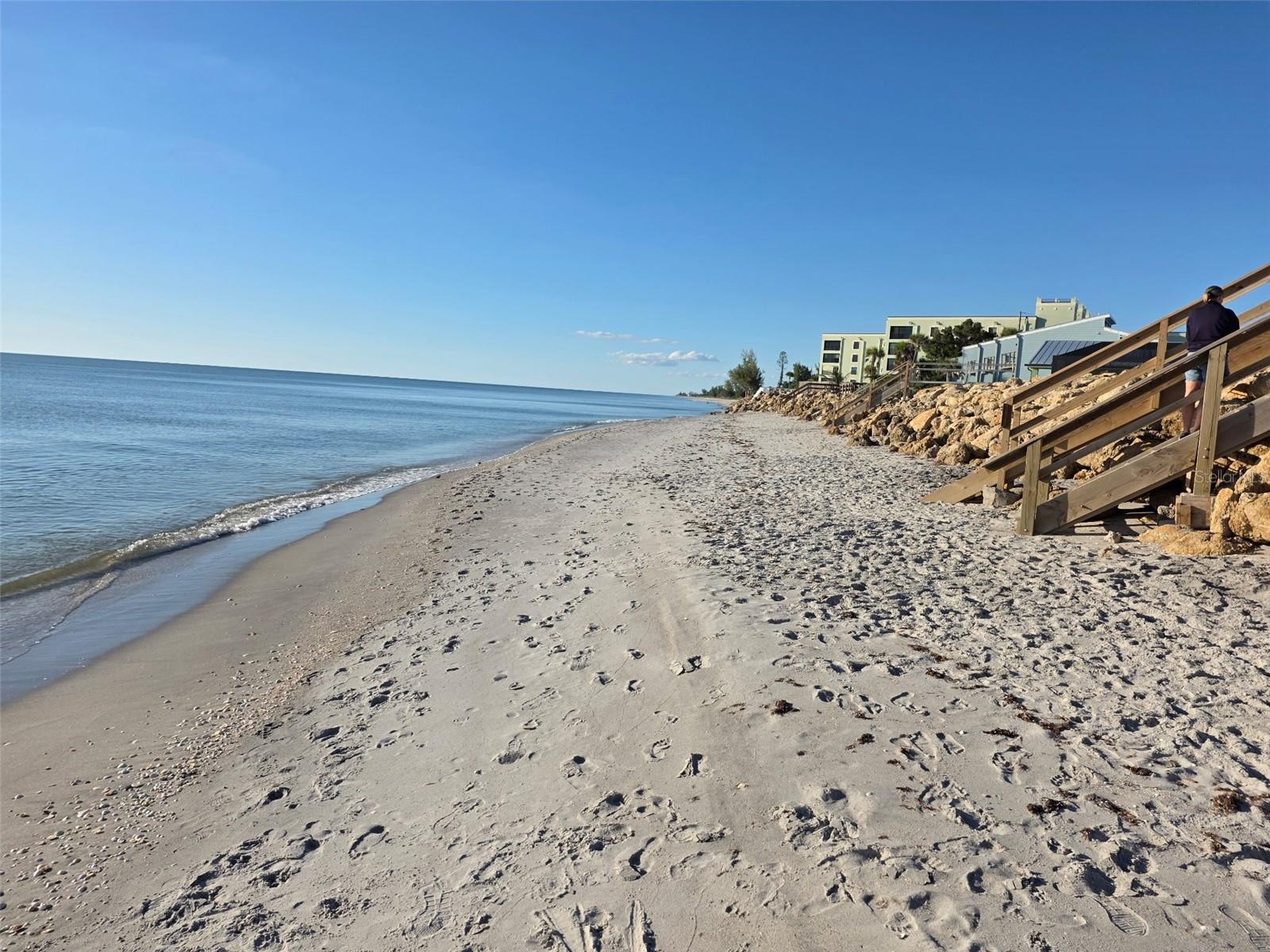 PELICAN SHORES - Residential