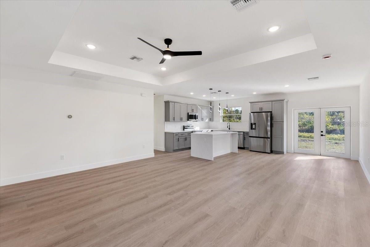 SUN N LAKE - Residential