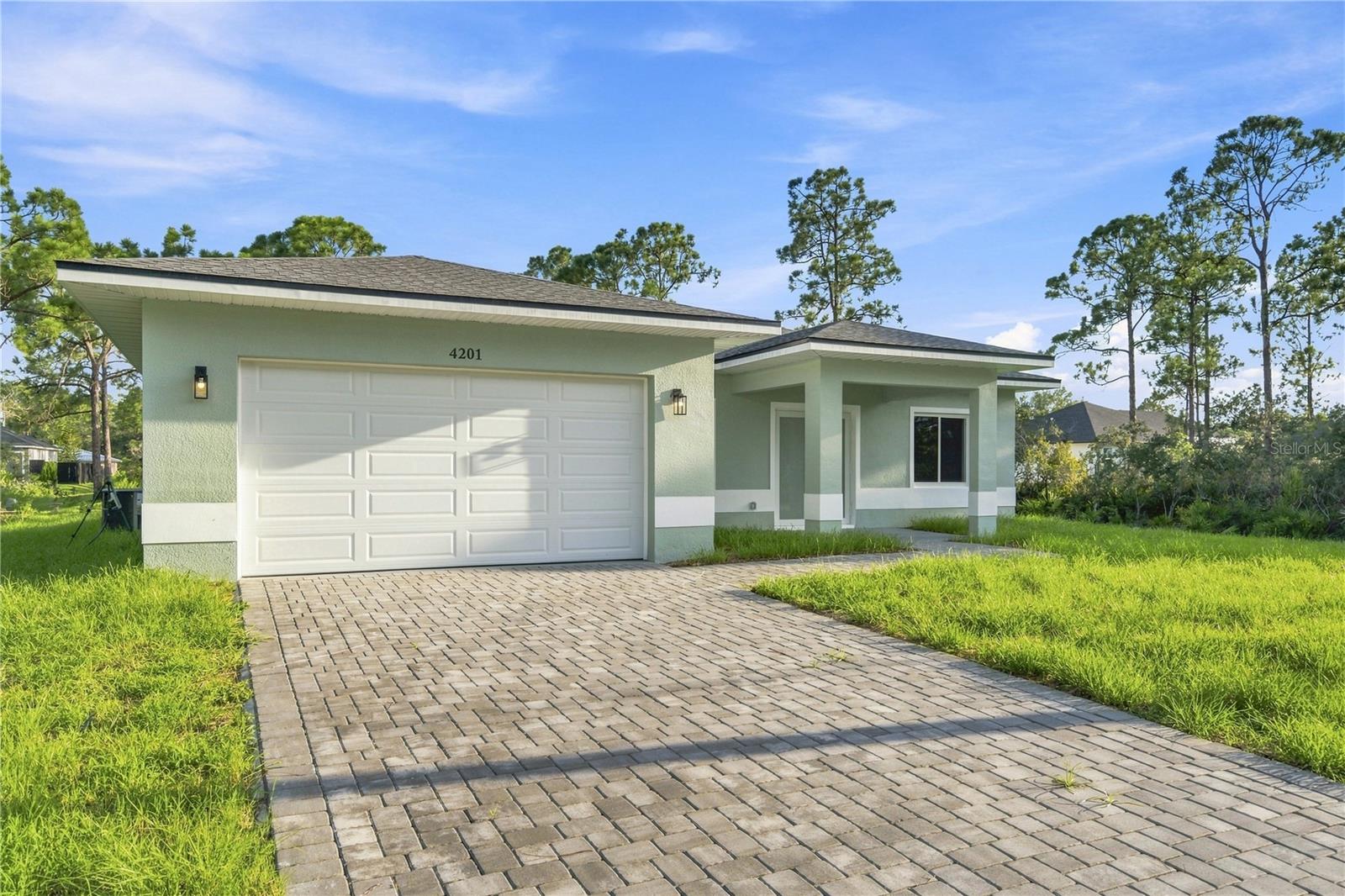 SEBRING COUNTRY ESTATE SEC 03 - Residential