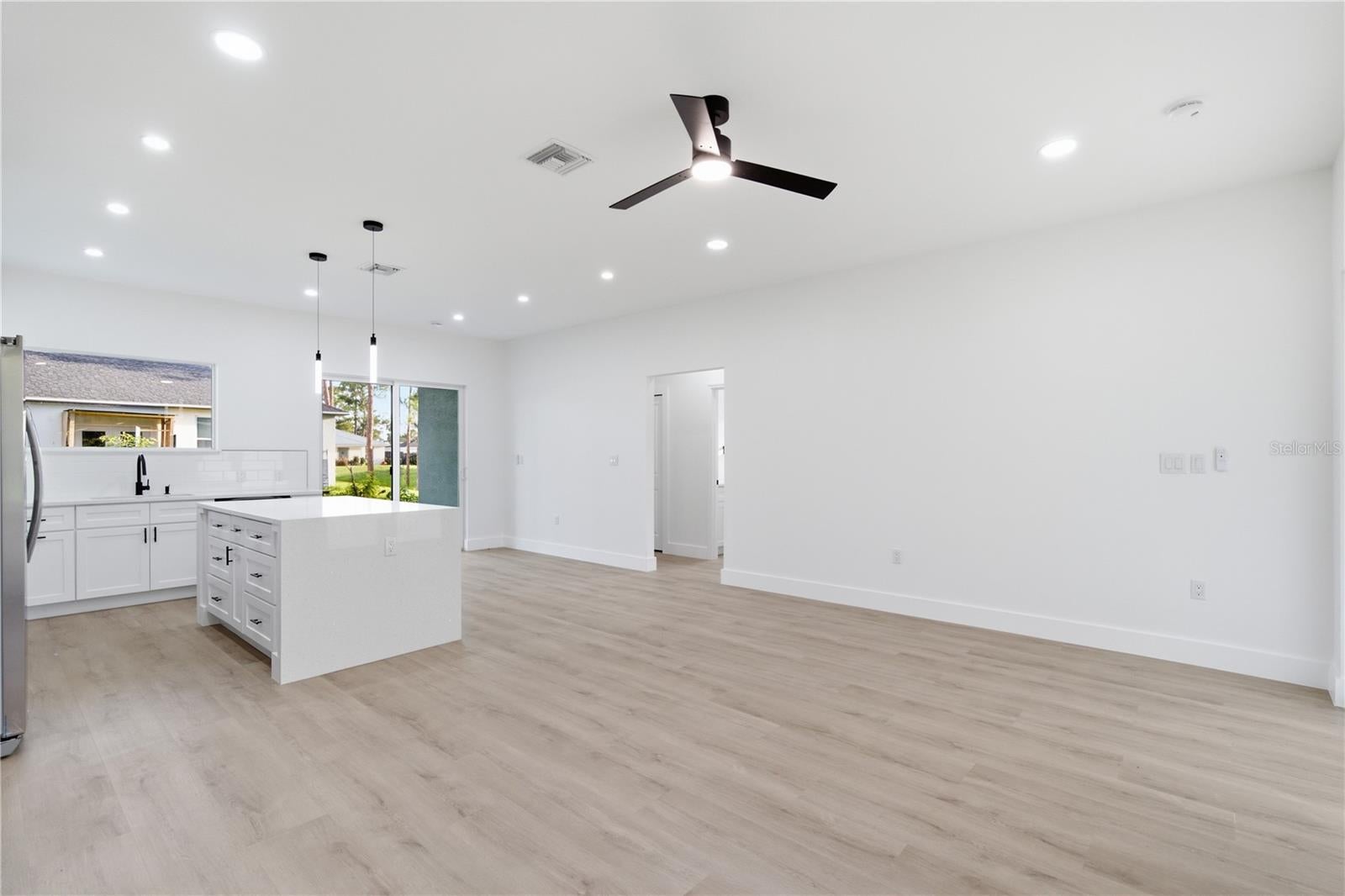 SEBRING COUNTRY ESTATE SEC 03 - Residential