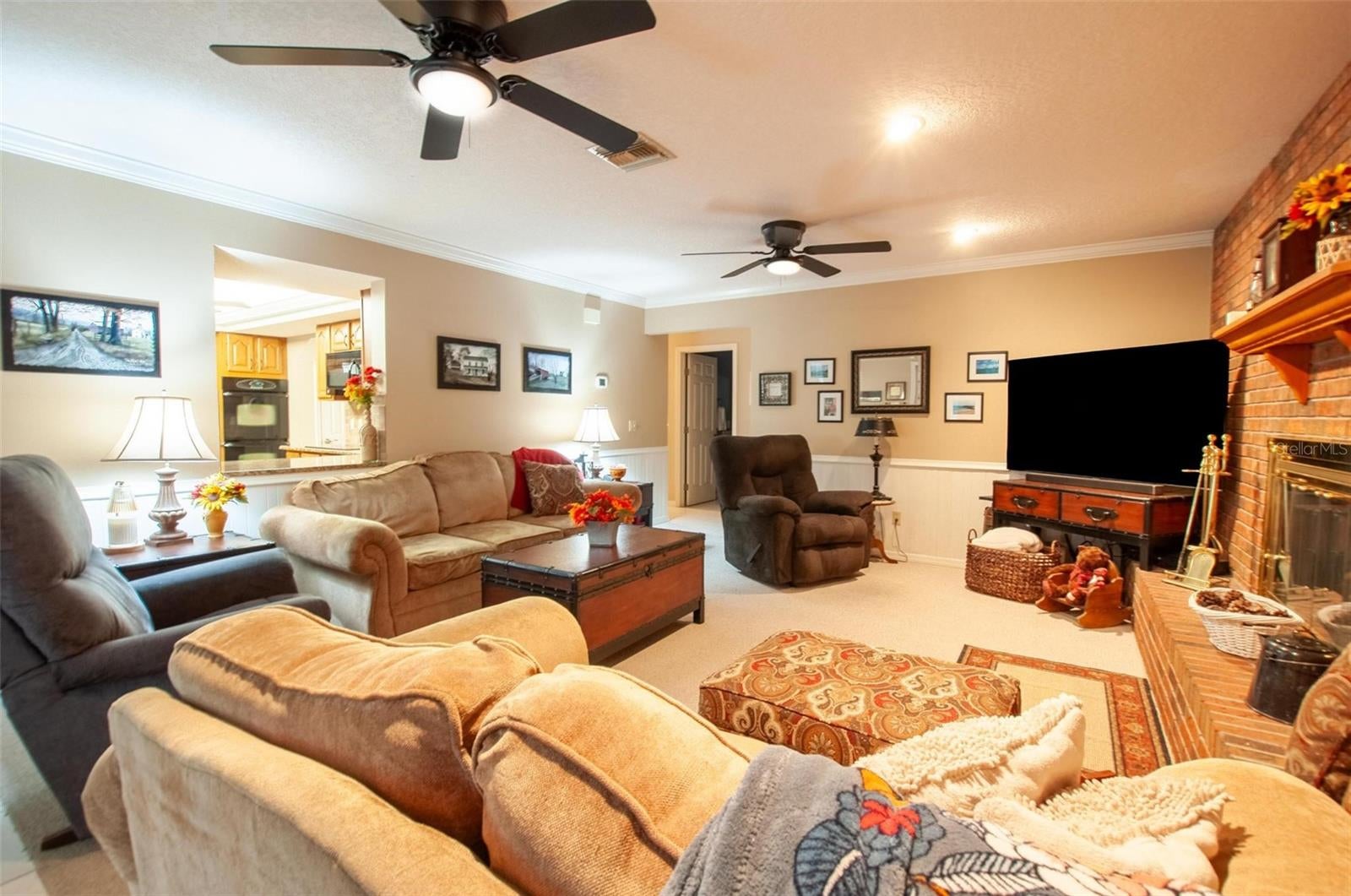 VOSS OAKS - Residential