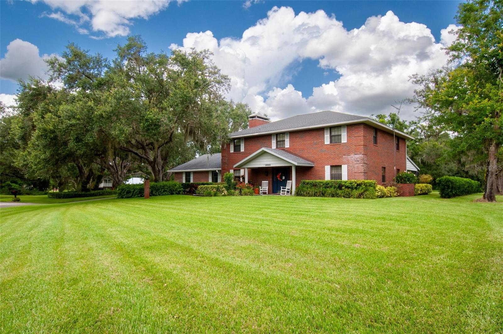 VOSS OAKS - Residential
