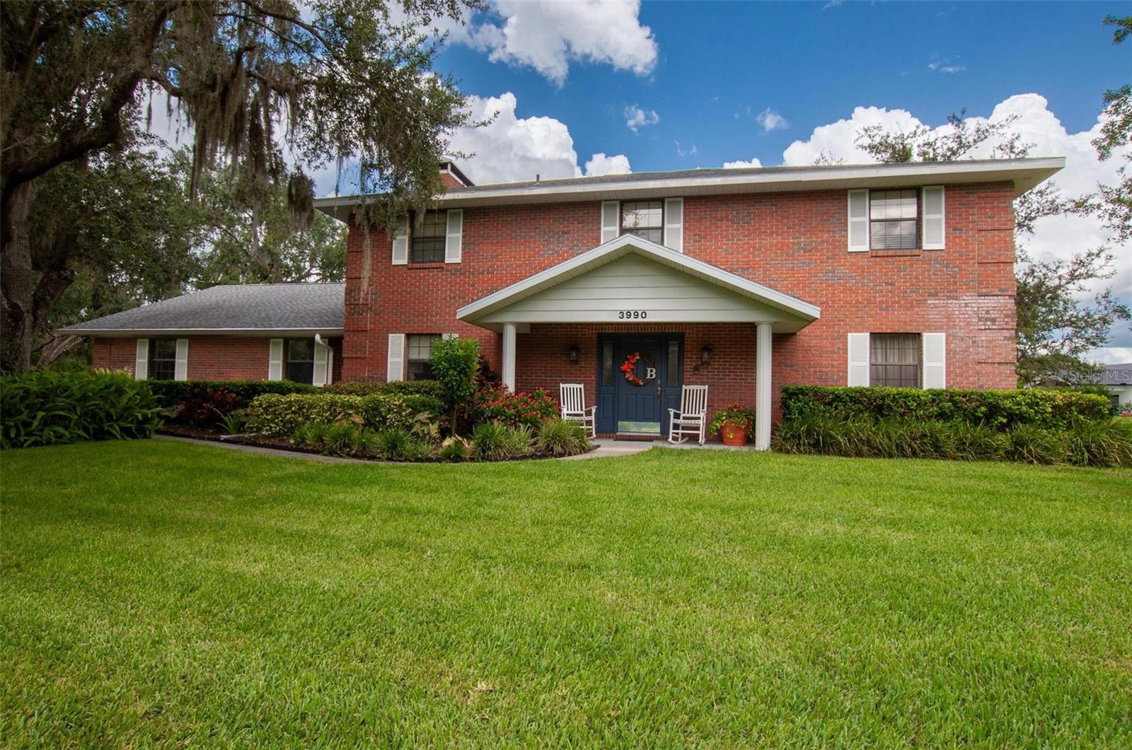 VOSS OAKS - Residential