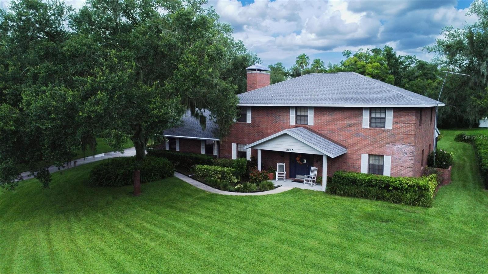 VOSS OAKS - Residential
