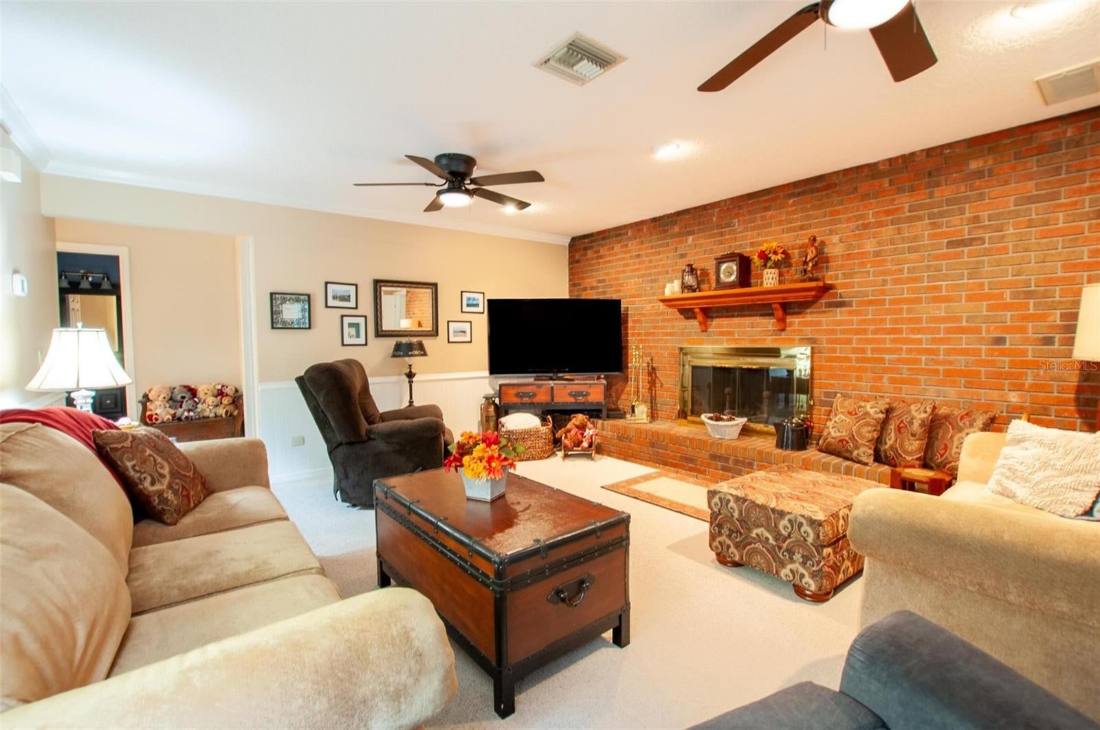 VOSS OAKS - Residential