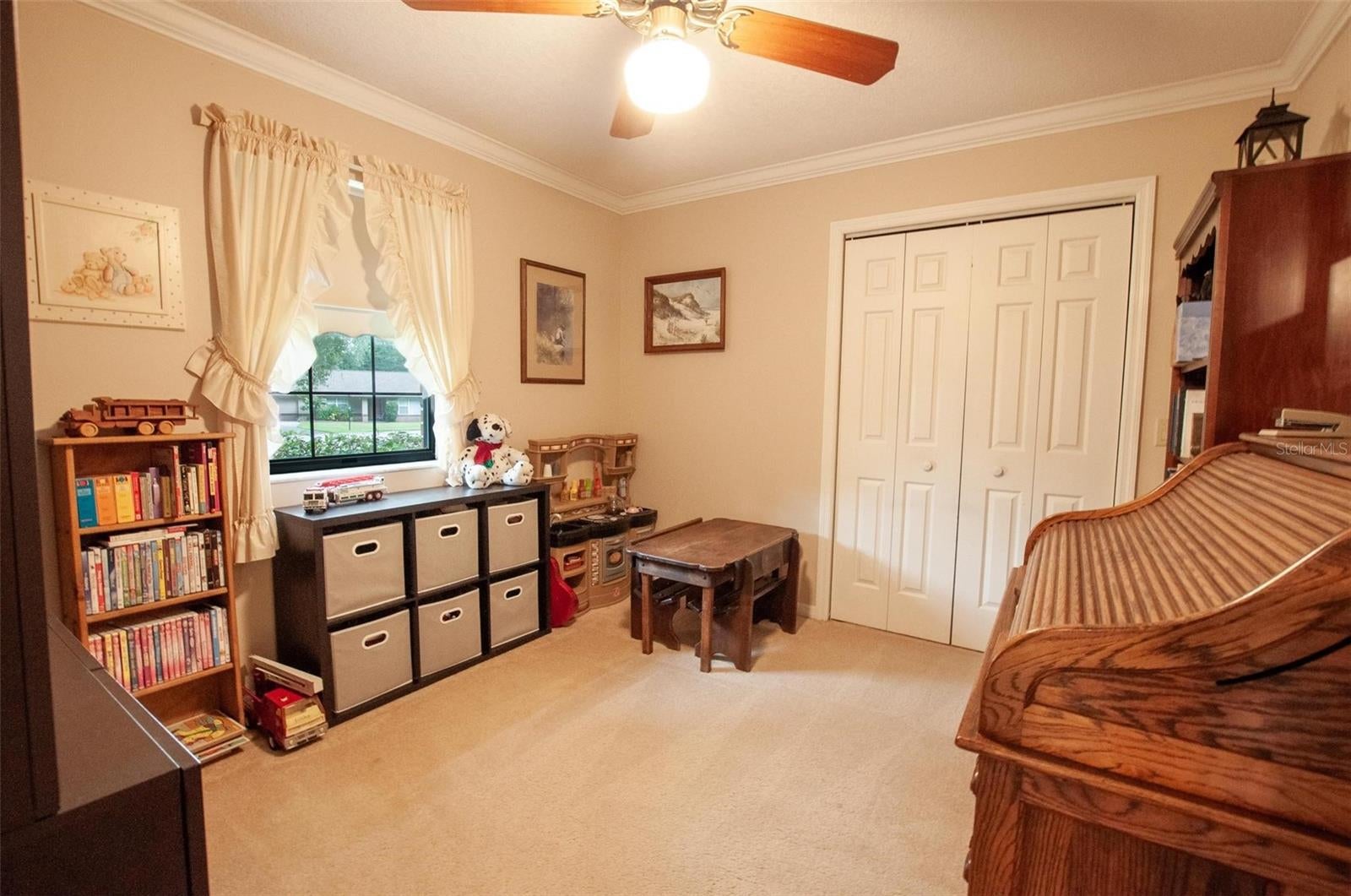 VOSS OAKS - Residential