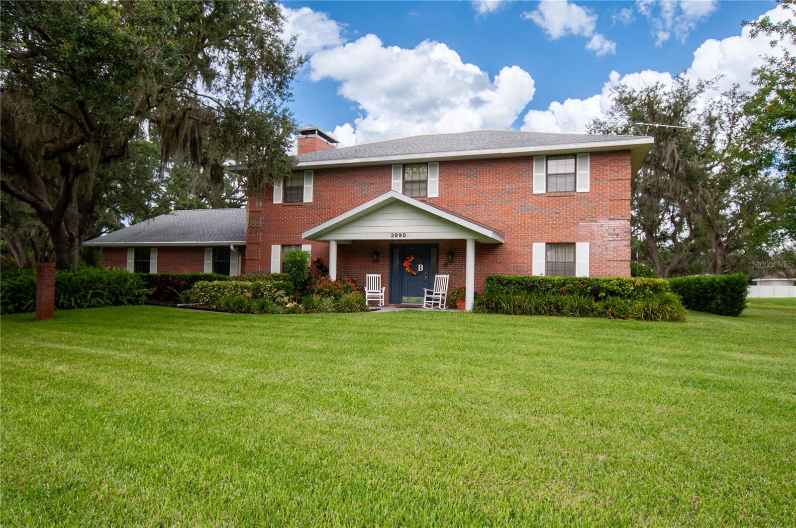 VOSS OAKS - Residential