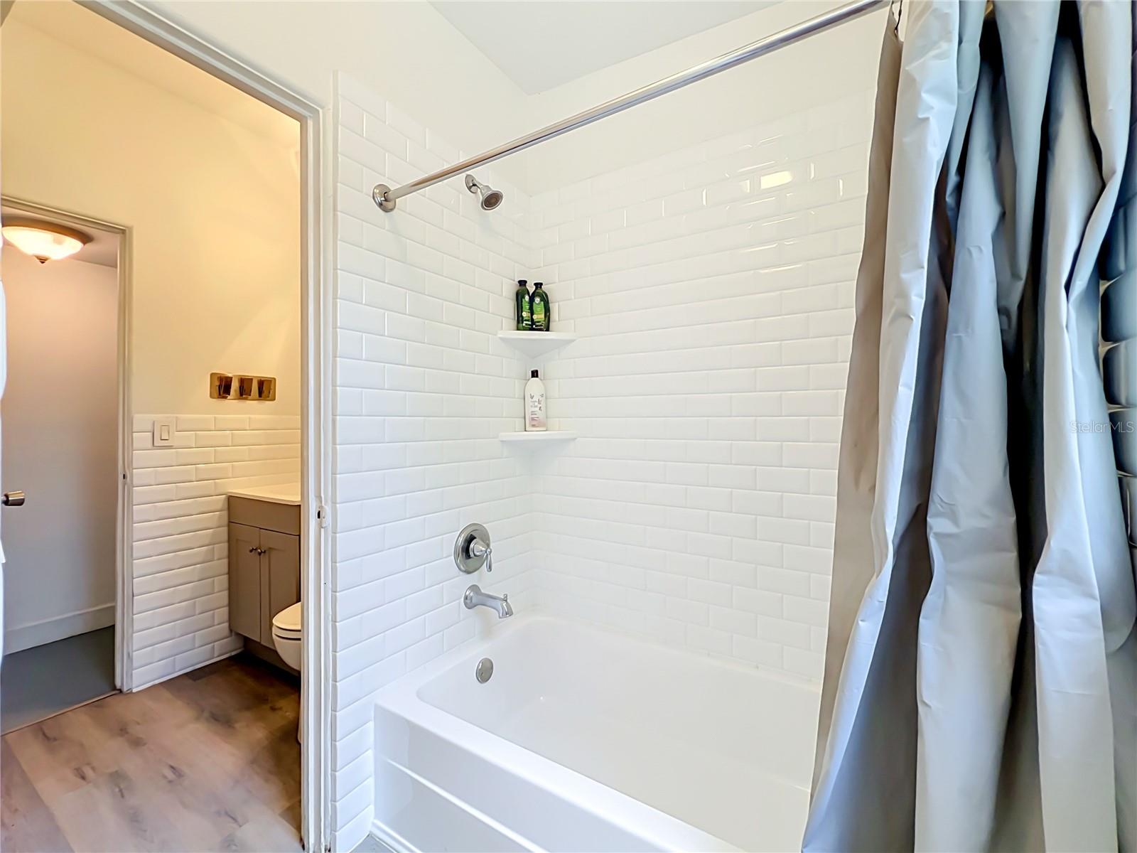 CONDEL GARDENS - Residential