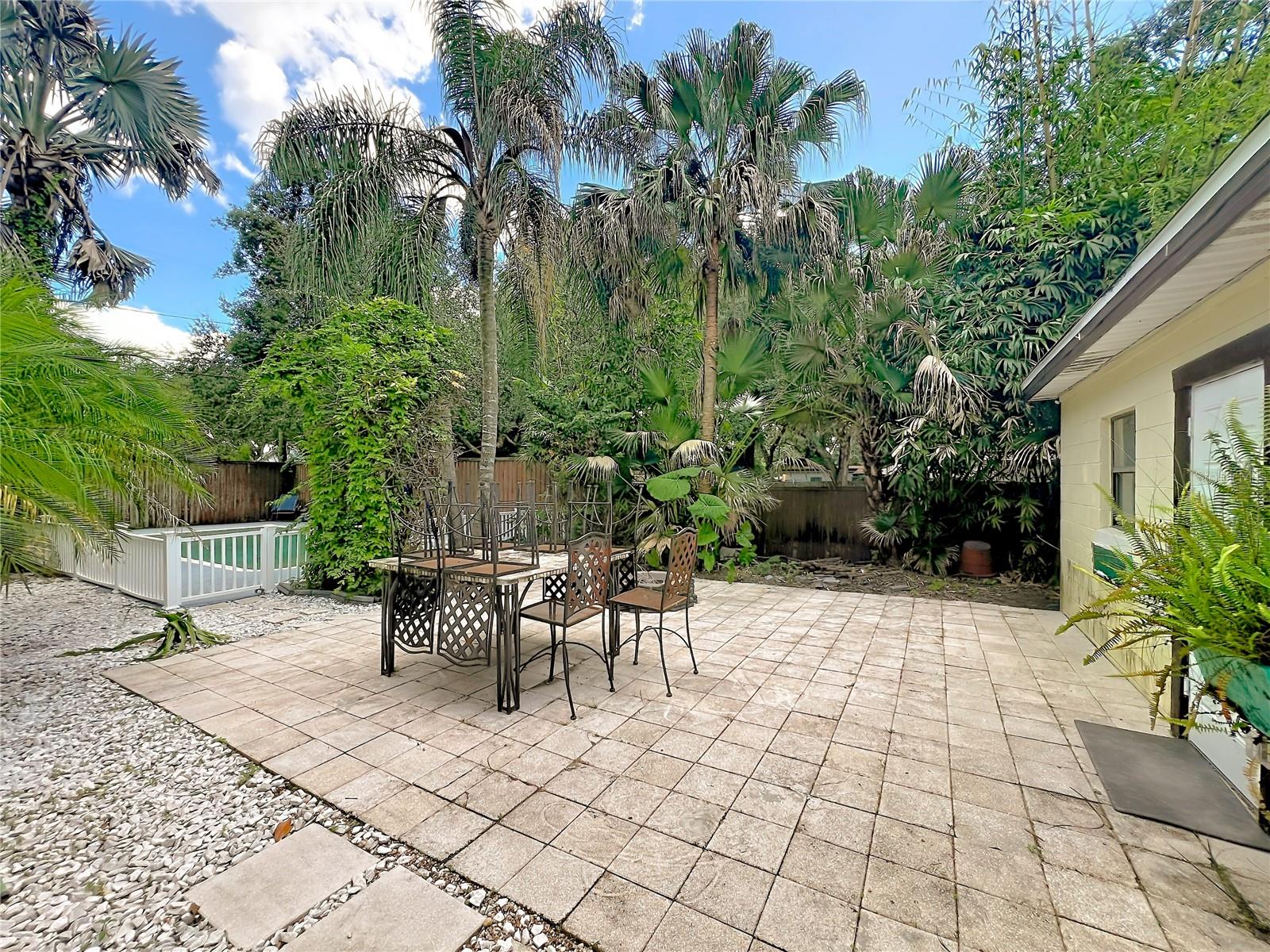 CONDEL GARDENS - Residential