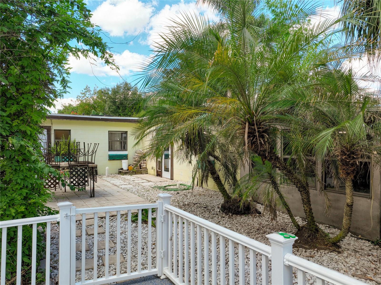 CONDEL GARDENS - Residential