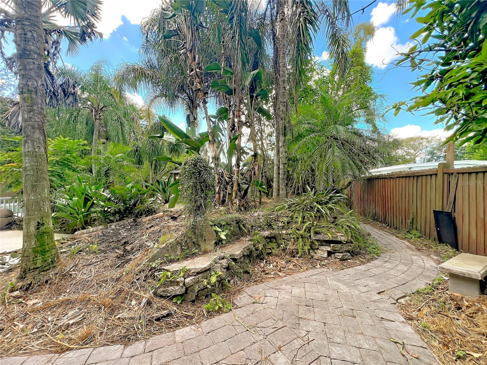 CONDEL GARDENS - Residential