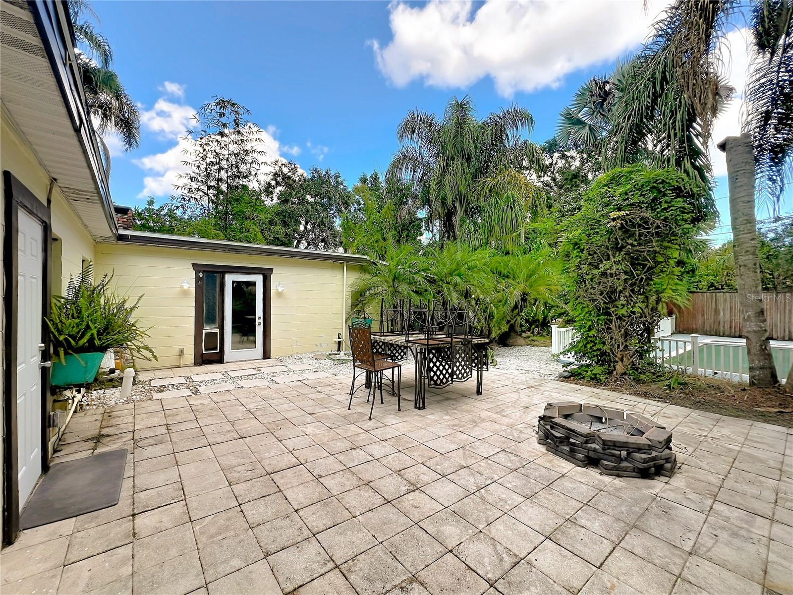 CONDEL GARDENS - Residential