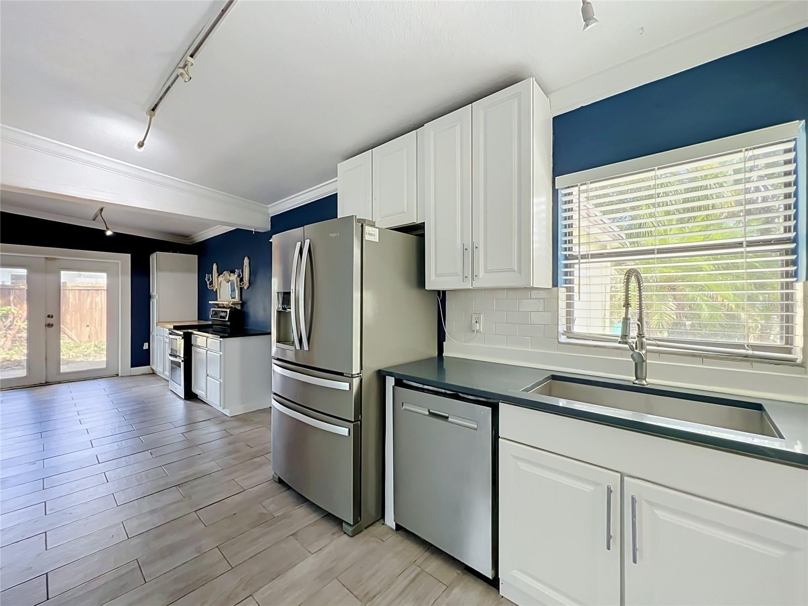 CONDEL GARDENS - Residential