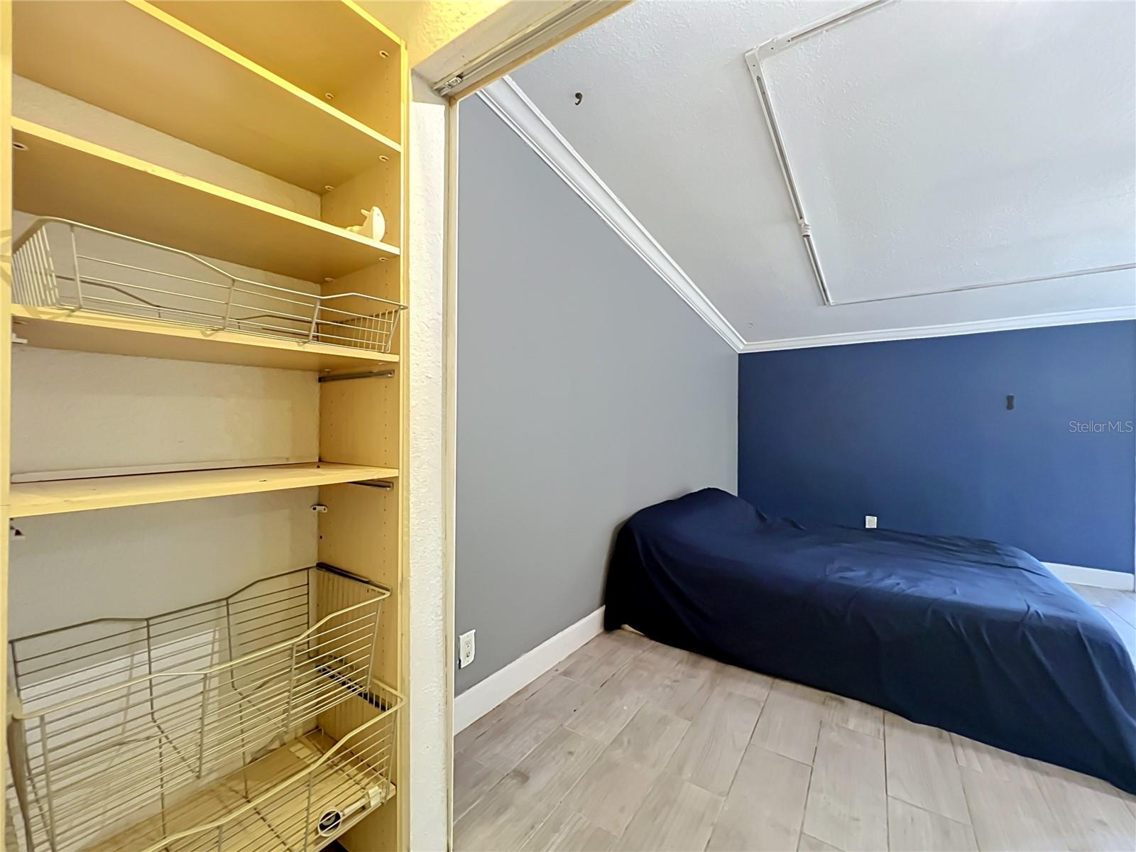CONDEL GARDENS - Residential