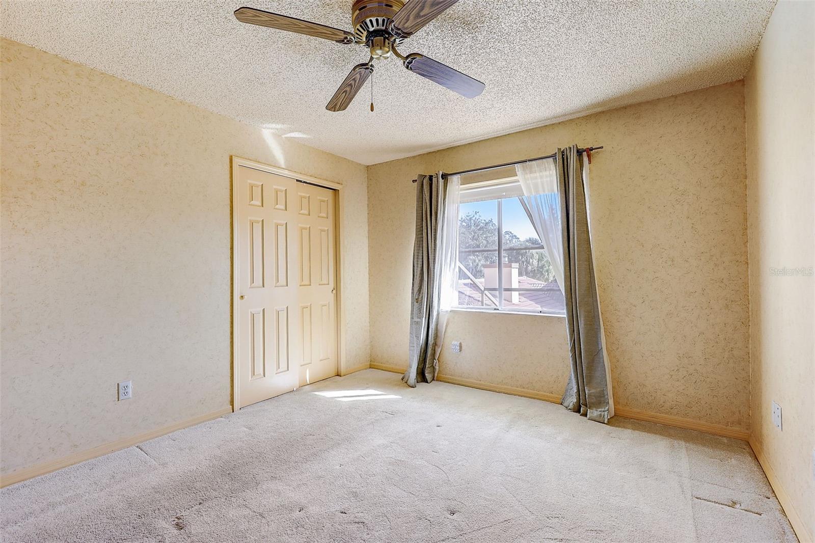 ISLAND CLUB AT ROSEMONT CONDO - Residential