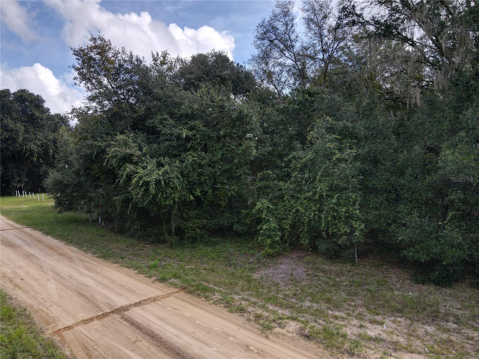 INTERLACHEN LAKES ESTATES - Land