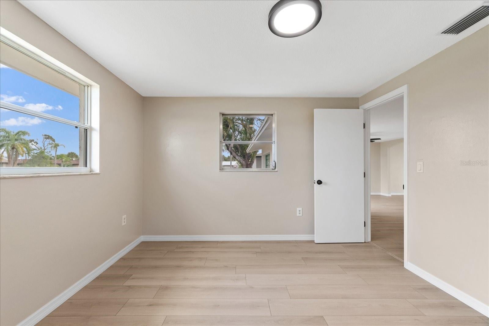 ROTONDA SHORES - Residential
