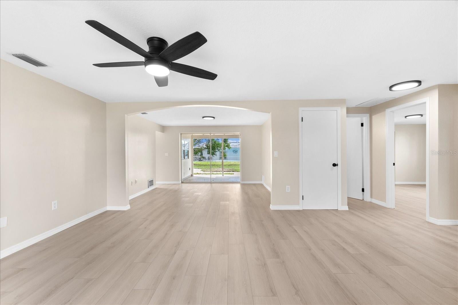 ROTONDA SHORES - Residential