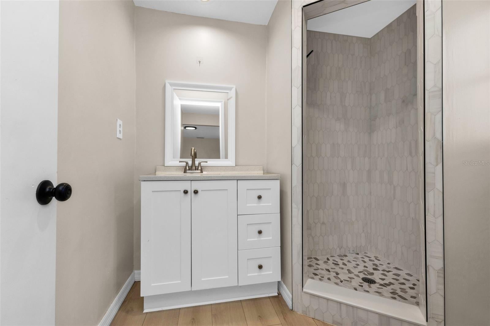 ROTONDA SHORES - Residential