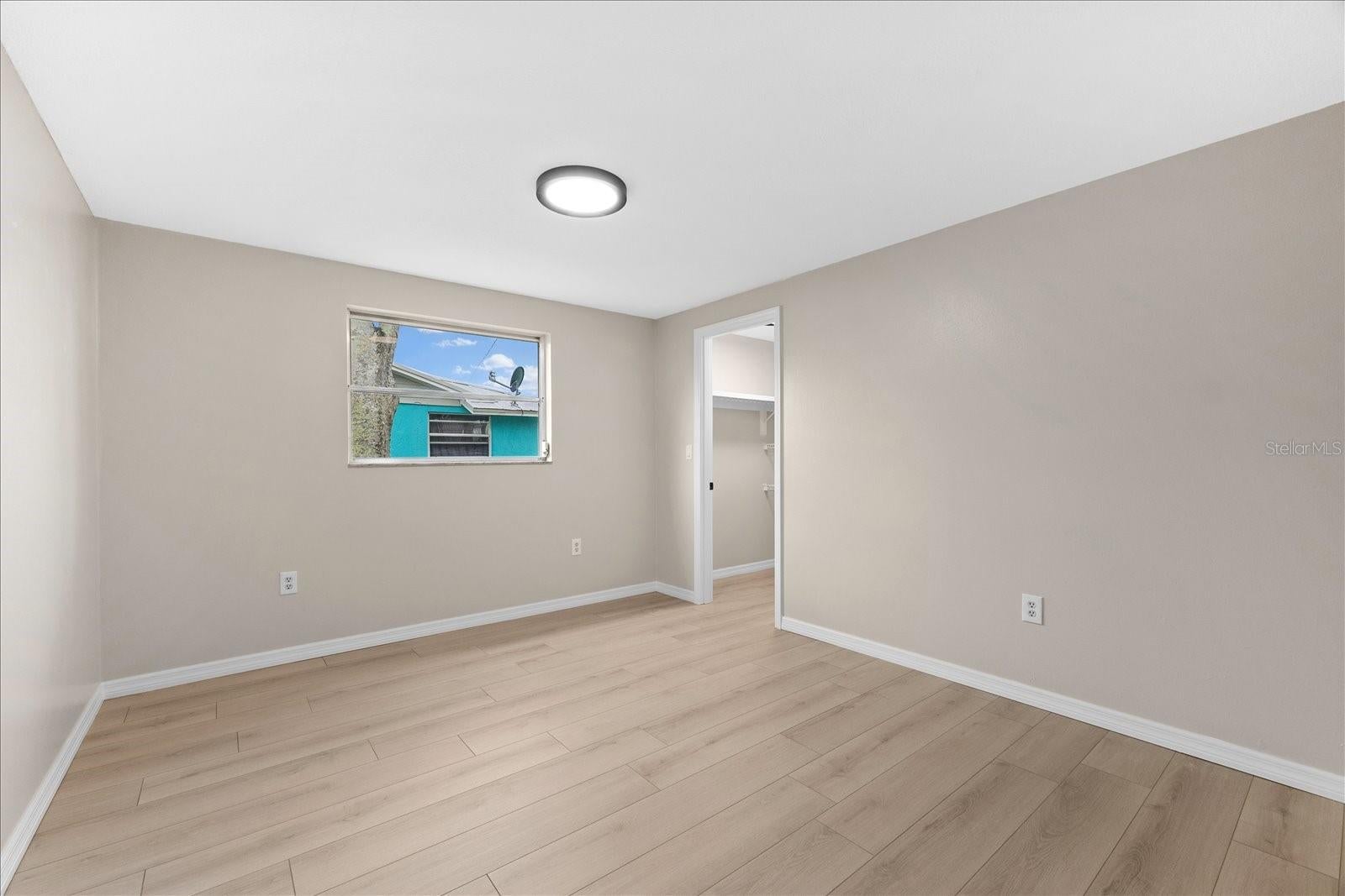 ROTONDA SHORES - Residential