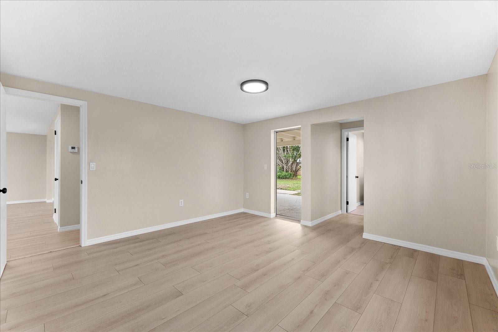 ROTONDA SHORES - Residential