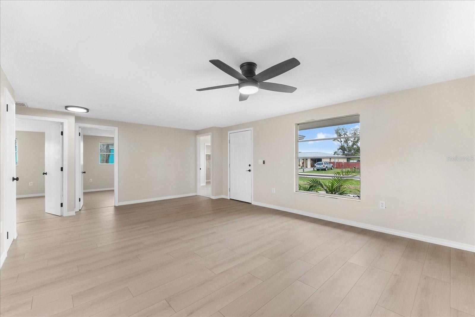 ROTONDA SHORES - Residential