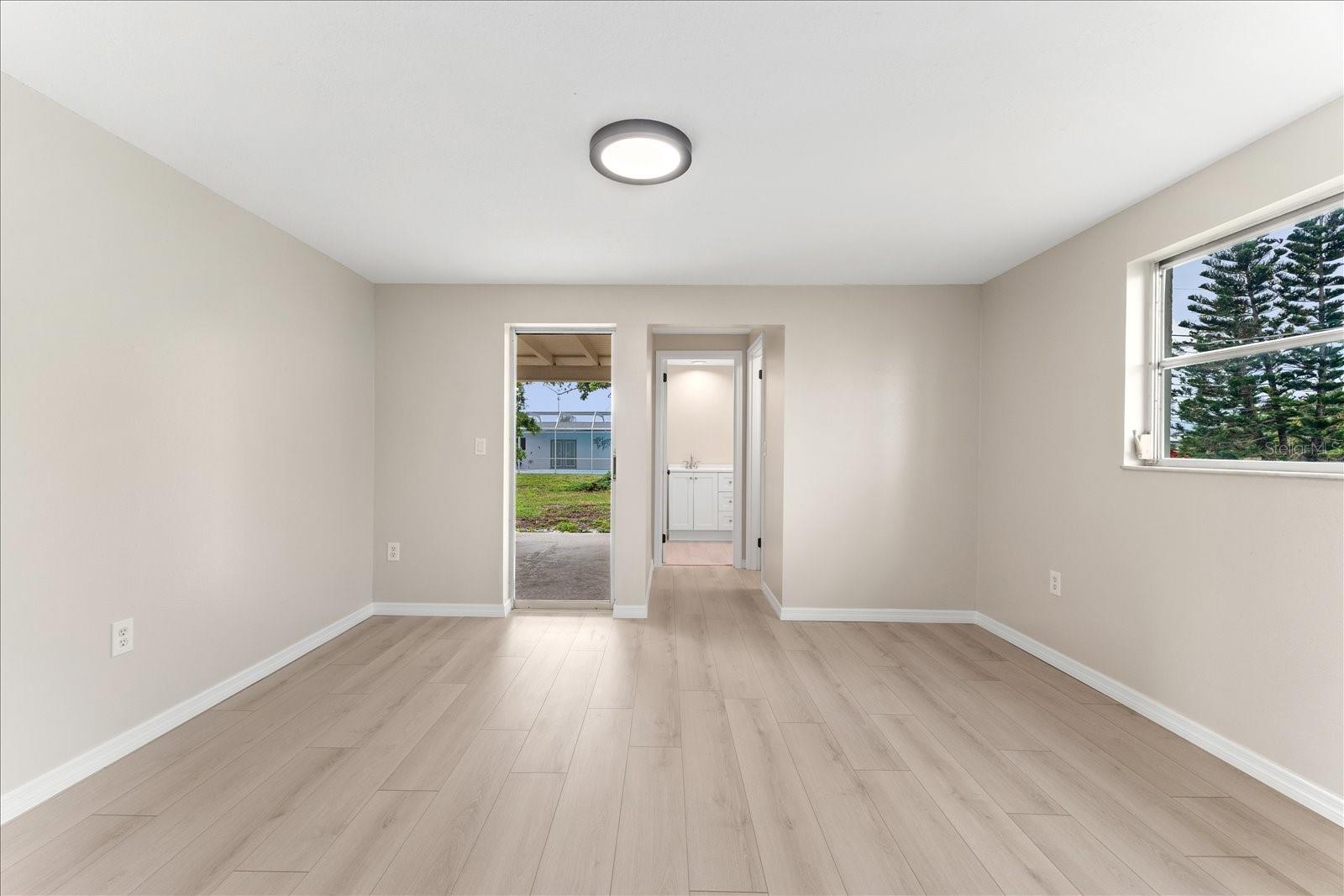 ROTONDA SHORES - Residential