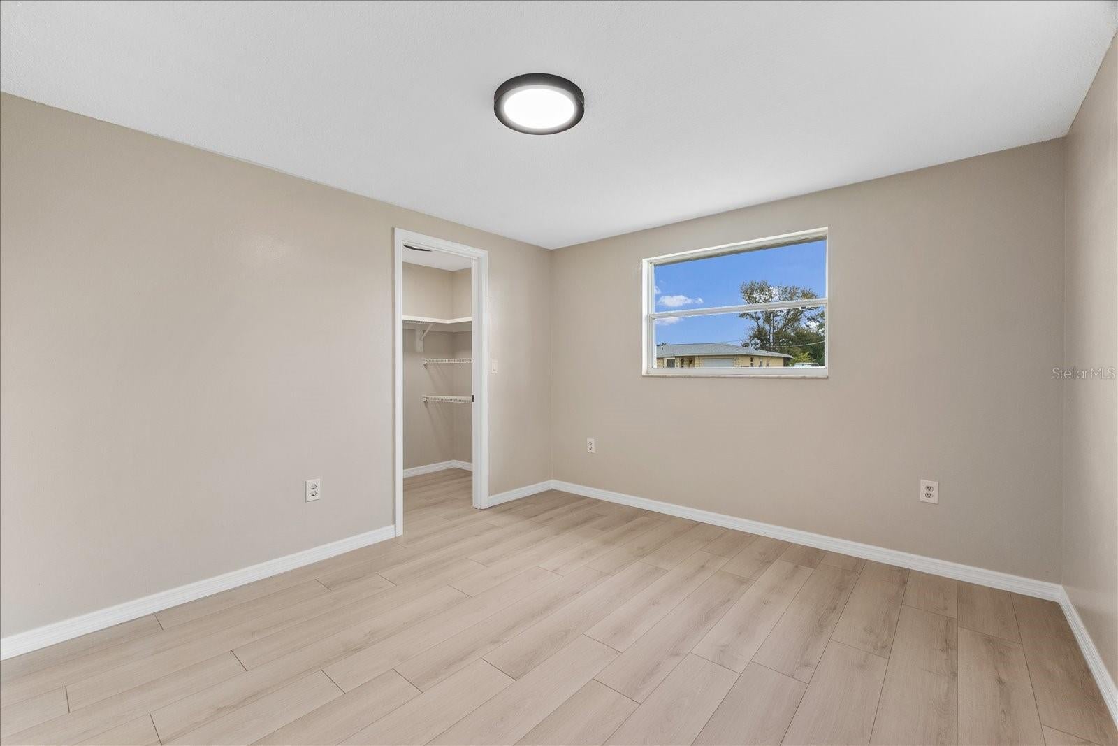 ROTONDA SHORES - Residential