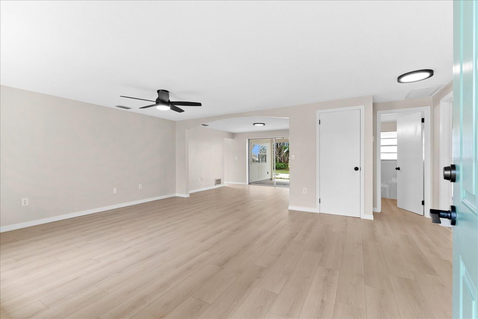 ROTONDA SHORES - Residential