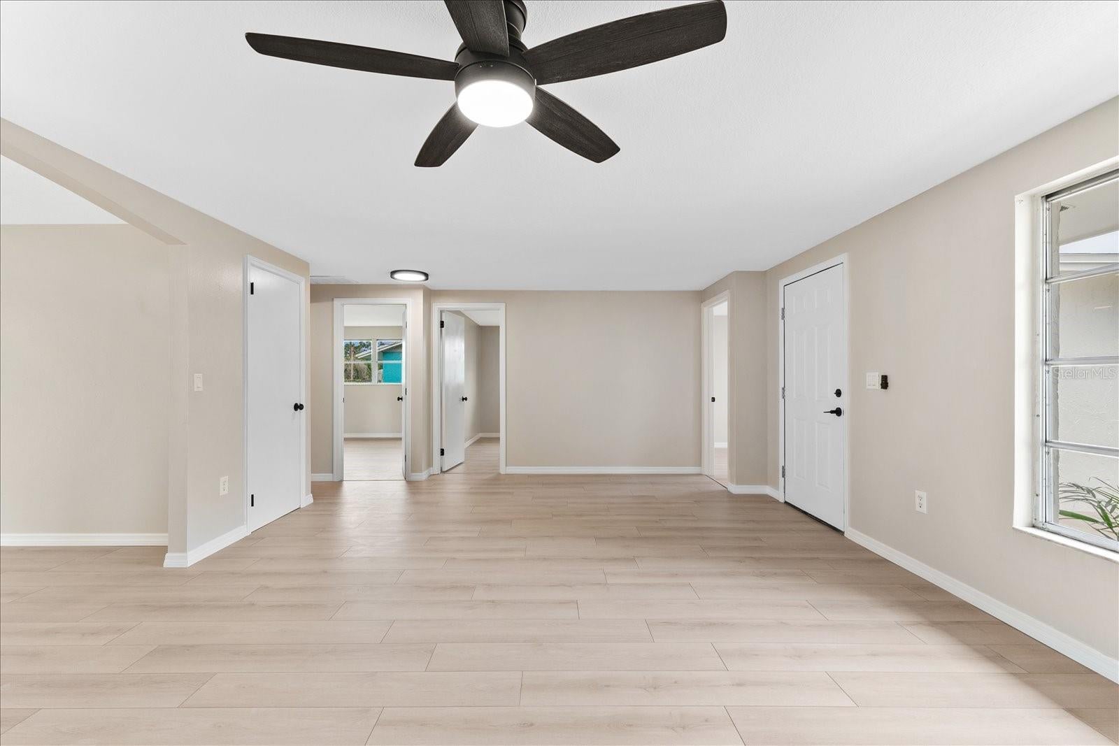ROTONDA SHORES - Residential
