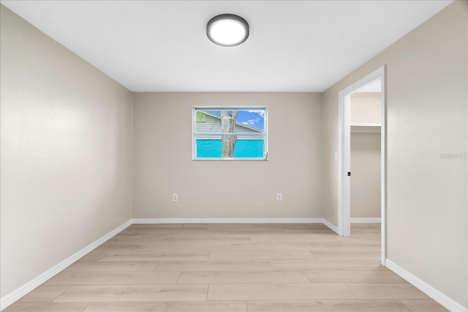 ROTONDA SHORES - Residential