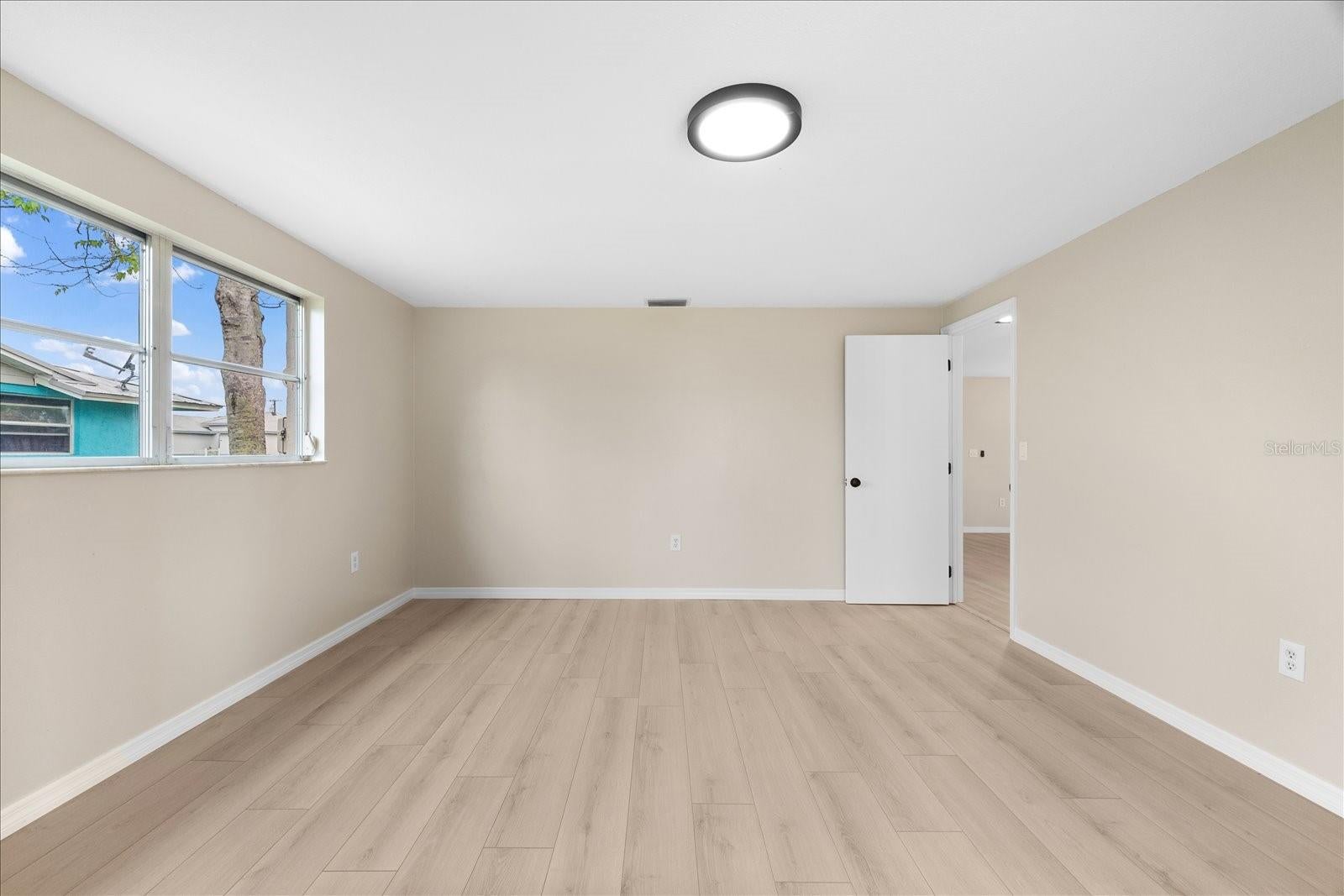 ROTONDA SHORES - Residential
