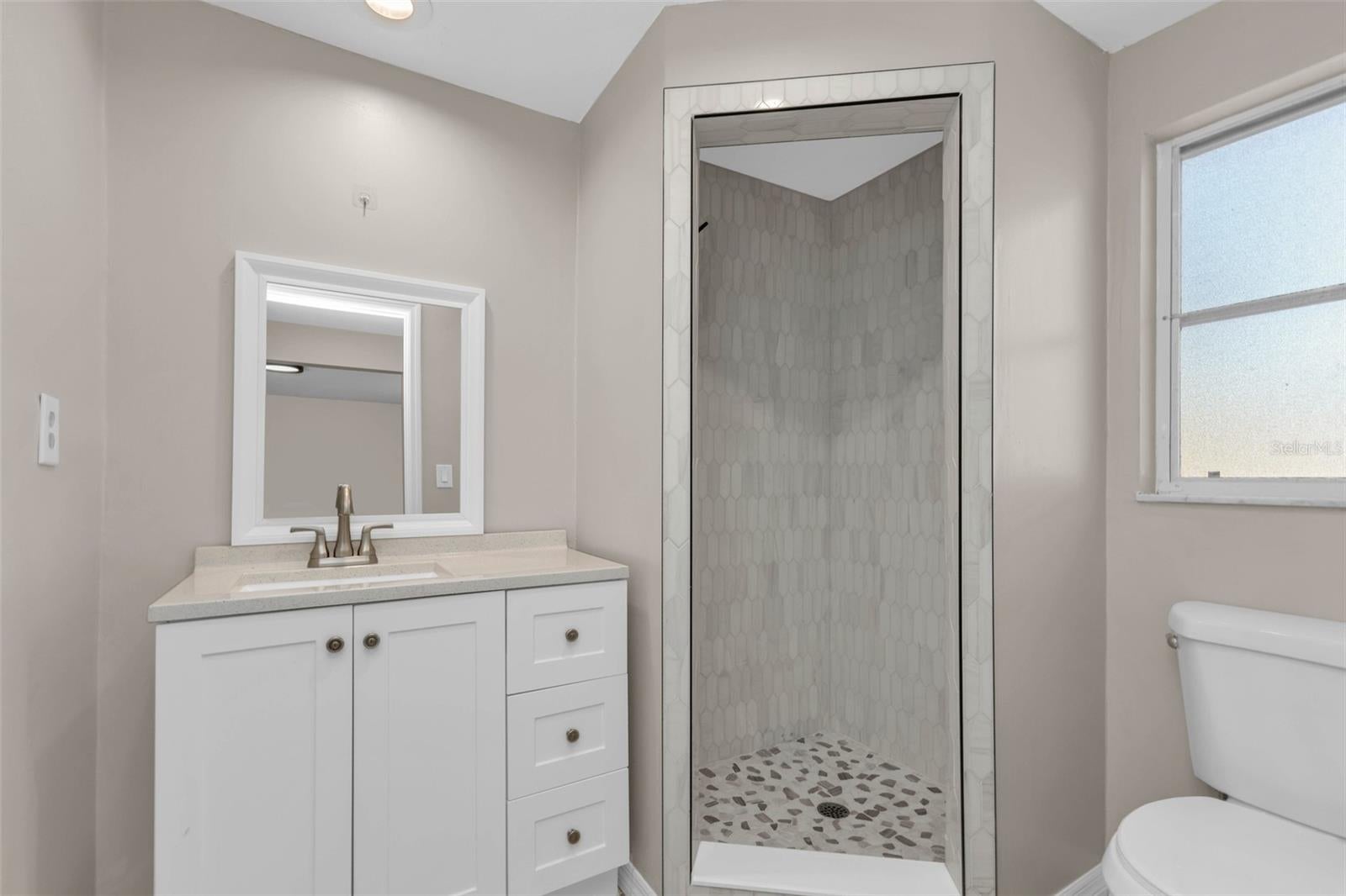 ROTONDA SHORES - Residential