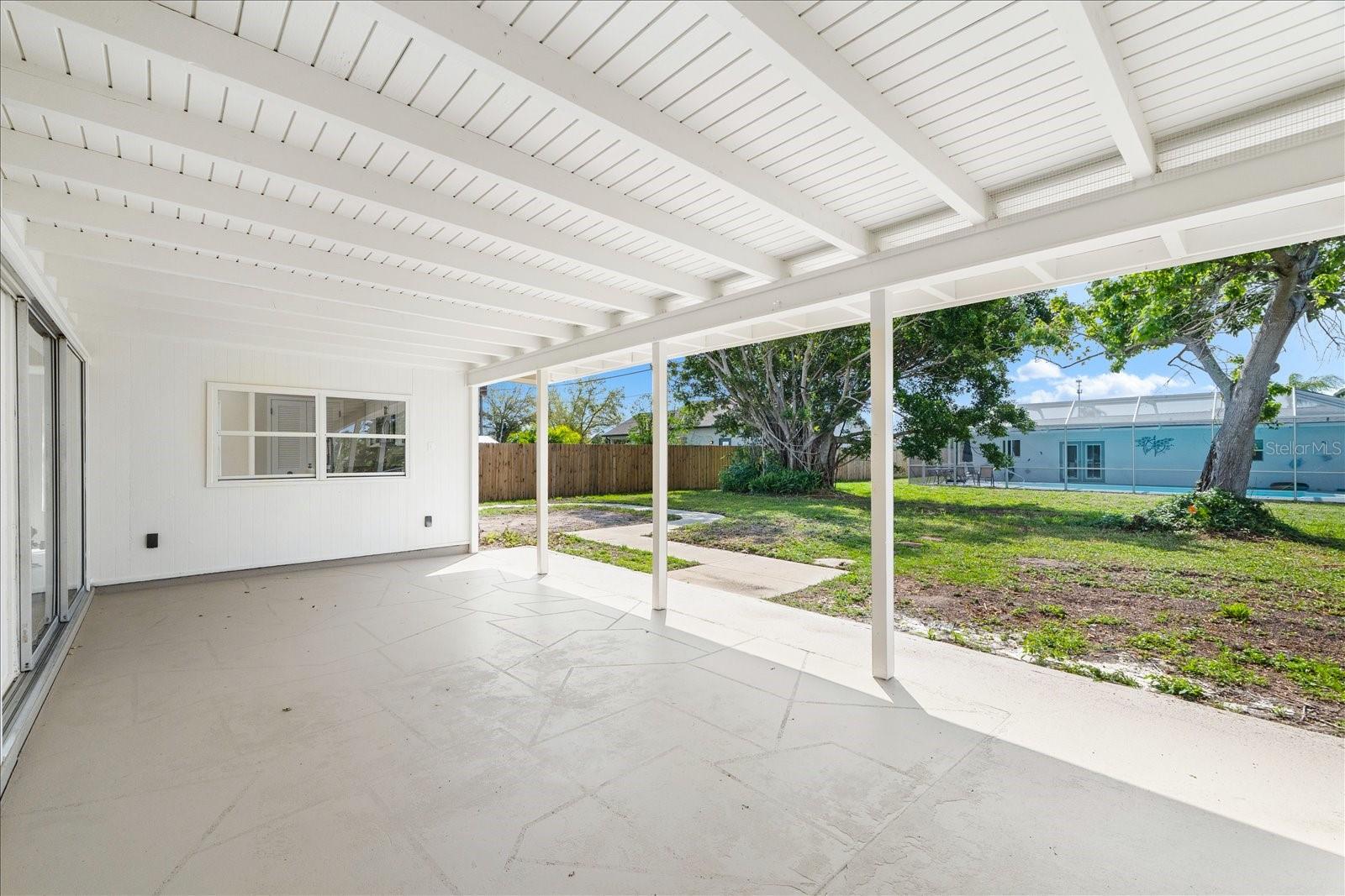 ROTONDA SHORES - Residential