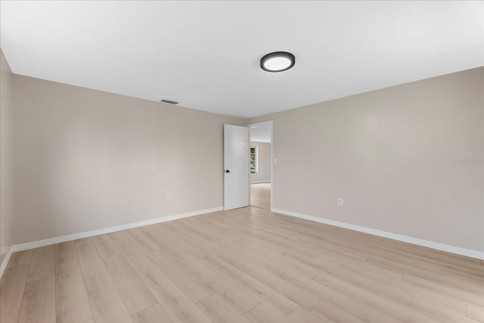 ROTONDA SHORES - Residential