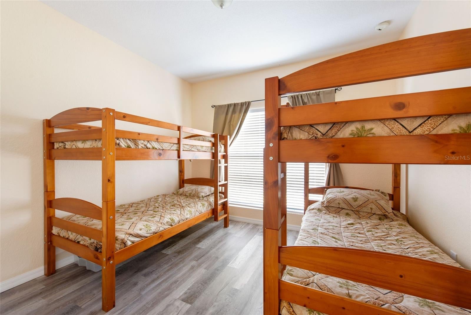TOWNHOMES AT CAPE HAZE PH2 BLDG6 - Residential