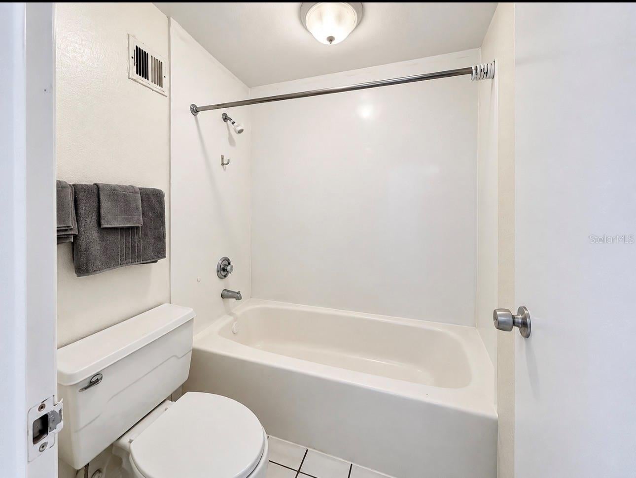 SANDLAKE COURTYARDS CONDO - Residential