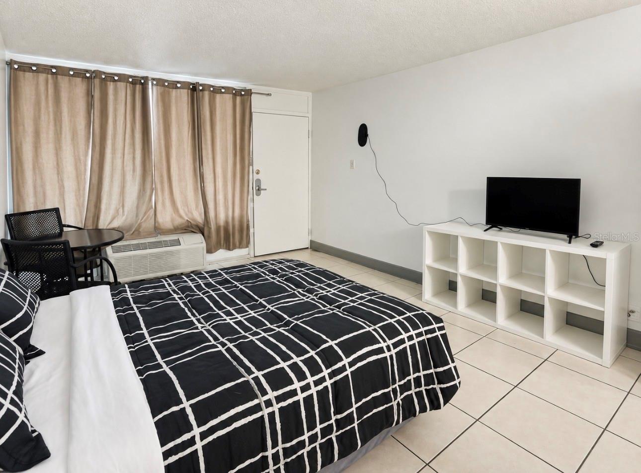 SANDLAKE COURTYARDS CONDO - Residential