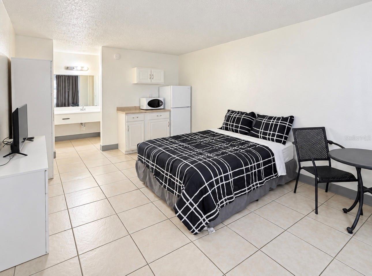 SANDLAKE COURTYARDS CONDO - Residential