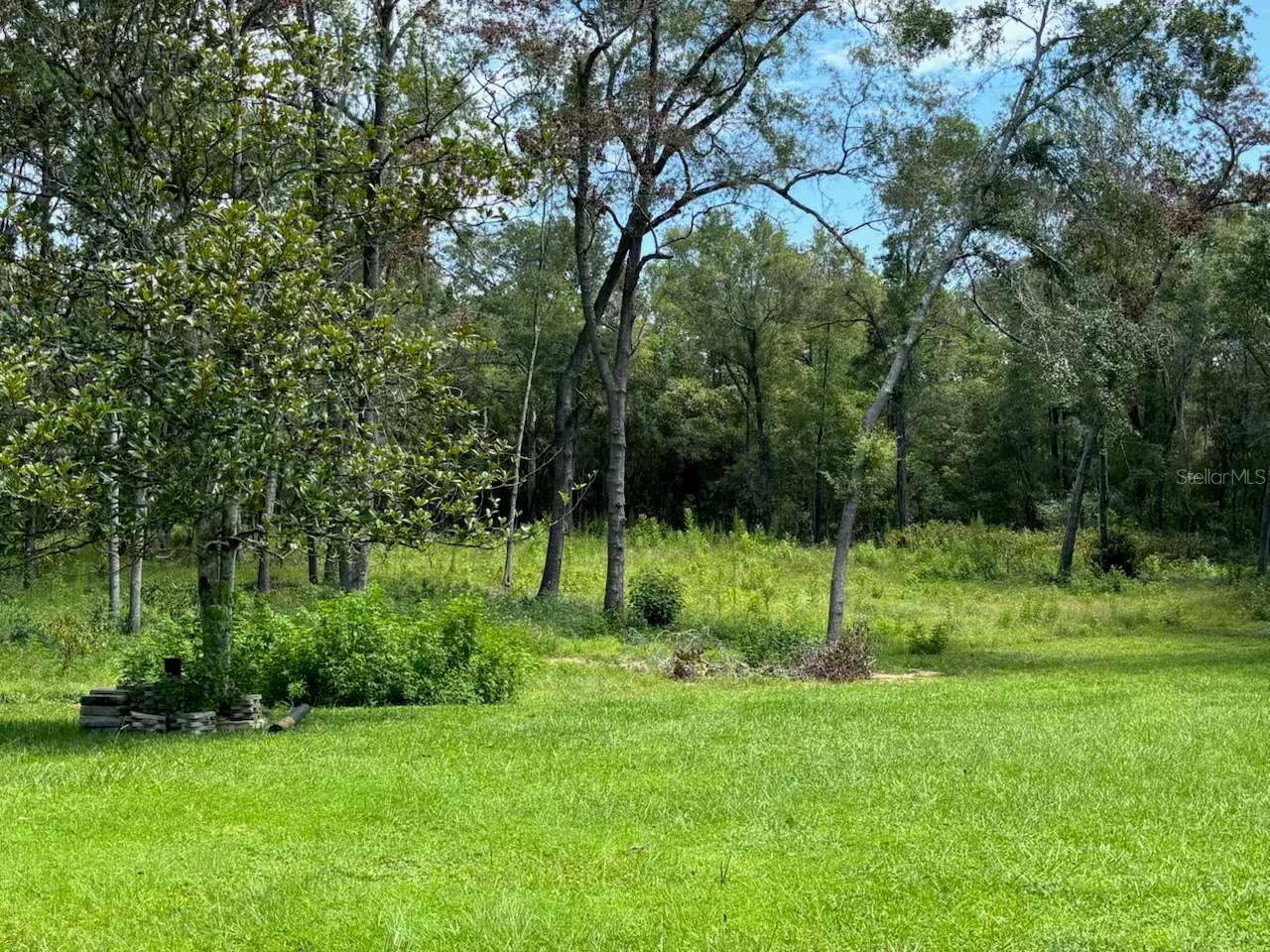 NON AG - Land