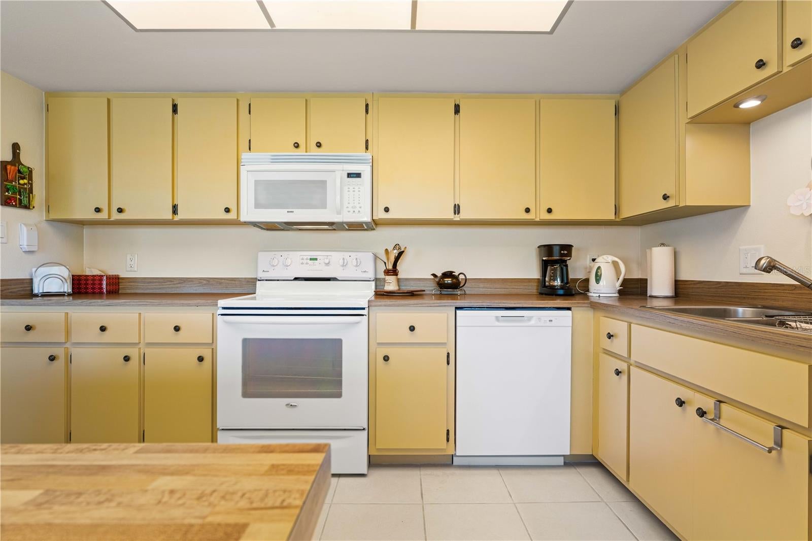 COMMODORE CLUB CONDO - Residential