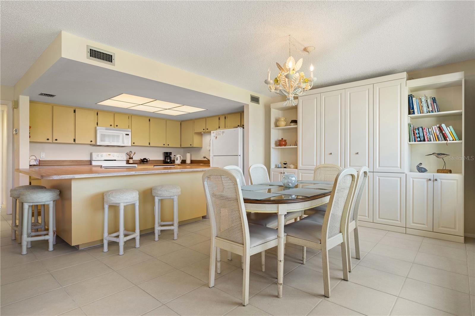 COMMODORE CLUB CONDO - Residential